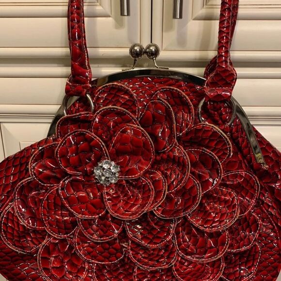 Beautiful red handbag with stones - Picture 2 of 5